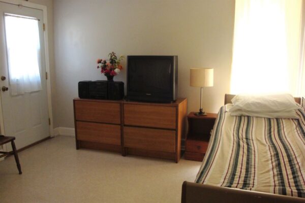 cheri-manor-5-private-room.jpg
