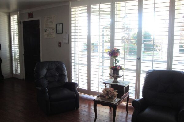 cheri-manor-seating-area.jpg