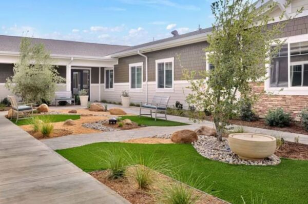 clearwater-at-north-tustin-8-walking-path.jpg