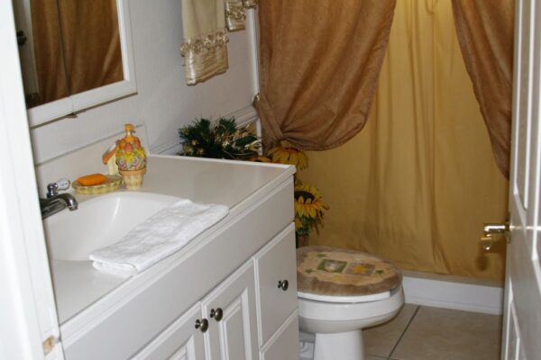 coastside-senior-home-restroom.jpg