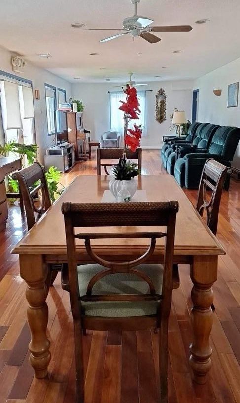 compassionate-care-home-dining-room.jpeg