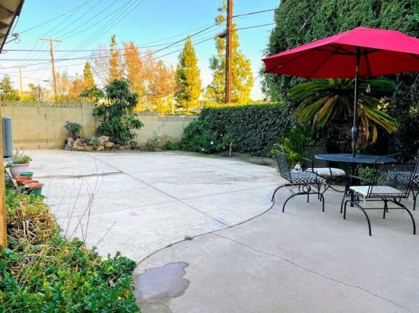 congregate-care-touch-7-patio.jpg