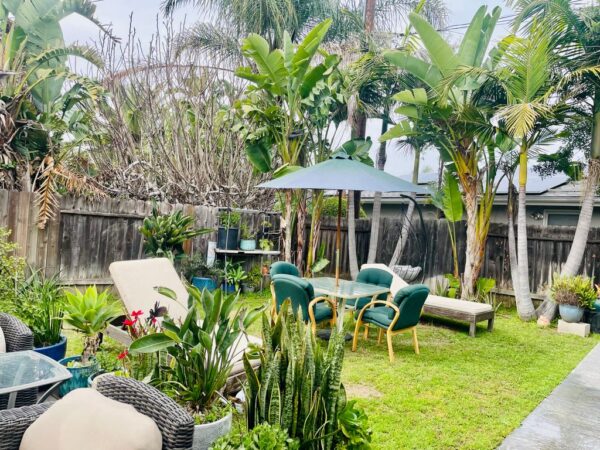 country-club-senior-home-care-outside.jpeg