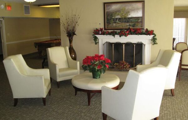 crescendo-senior-living-3-lobby.jpg