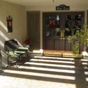 crescendo-senior-living-front-entry.jpg