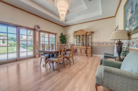 crescent-landing-at-fullerton-memory-care-3-private-dining-2.jpg