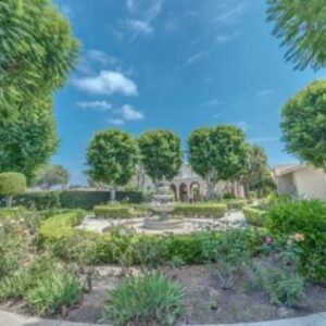crescent-landing-at-fullerton-memory-care-grounds.jpg