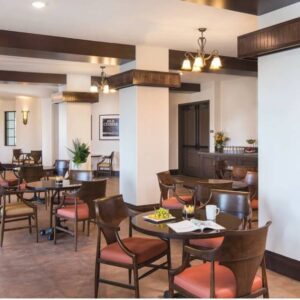 crestavilla-senior-living-4-bistro.jpg