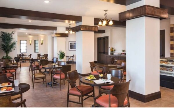 crestavilla-senior-living-4-bistro.jpg