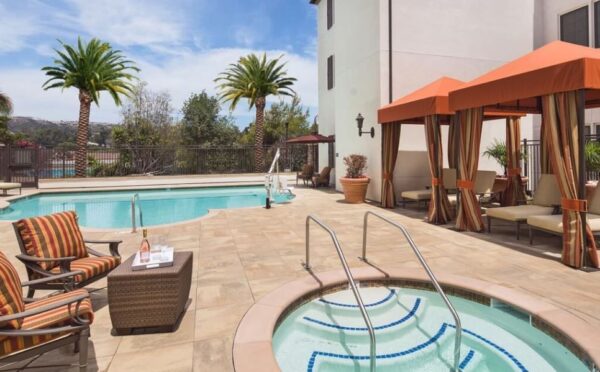 crestavilla-senior-living-6-pool.jpg