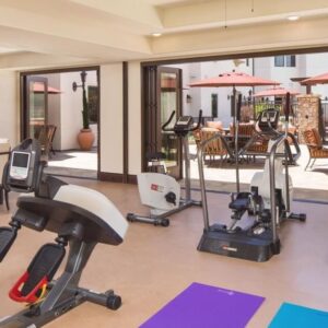 crestavilla-senior-living-gym.jpg