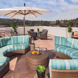 crestavilla-senior-living-patio.jpg
