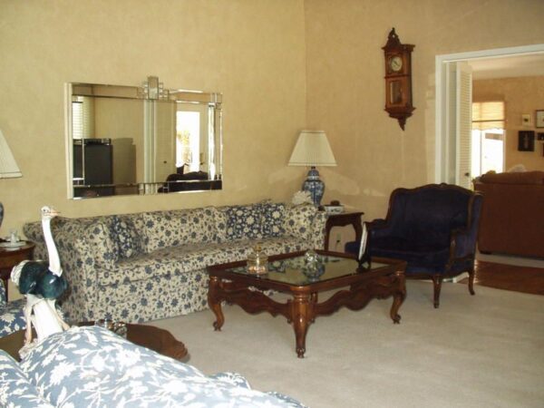 crossroads-elderly-care-1-living-room.jpg