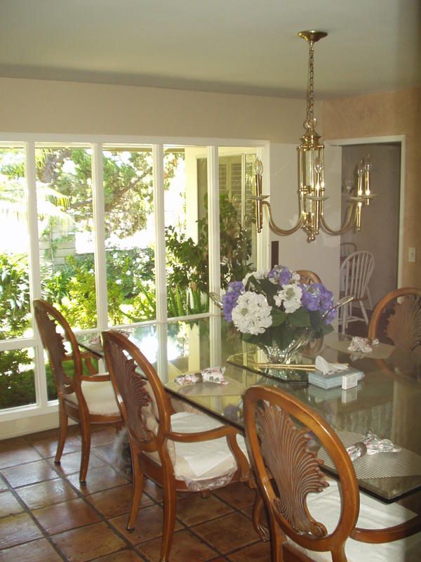 crossroads-elderly-care-3-dining-room.jpg