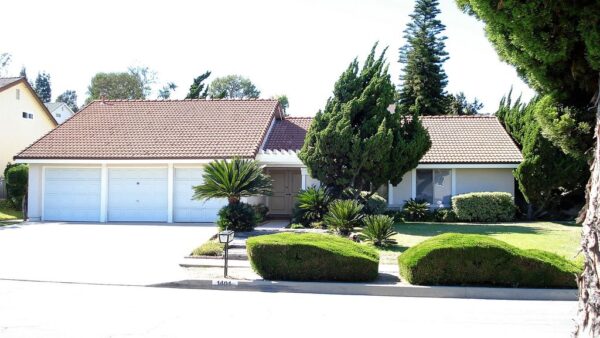 crown-manor-at-paseo-grande-1-front-view.jpg