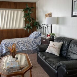 crown-manor-at-paseo-grande-6-private-room.jpg