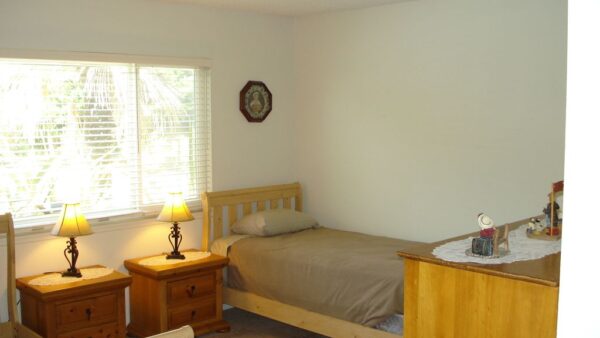 crown-manor-at-paseo-grande-shared-room-3.jpg