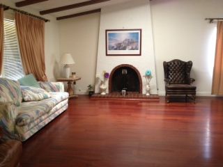 dels-haven-3-living-room.jpg