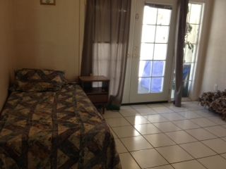 dels-haven-4-private-room-2.jpg