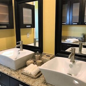 dels-haven-iii-restroom-3.jpg