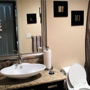 dels-haven-iii-restroom.jpg