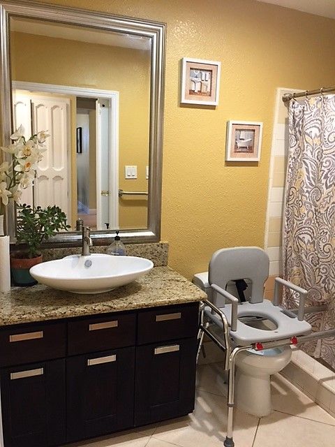 dels-haven-iii-restroom-5.jpg