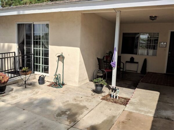 diamond-senior-care-i-back-patio.jpg