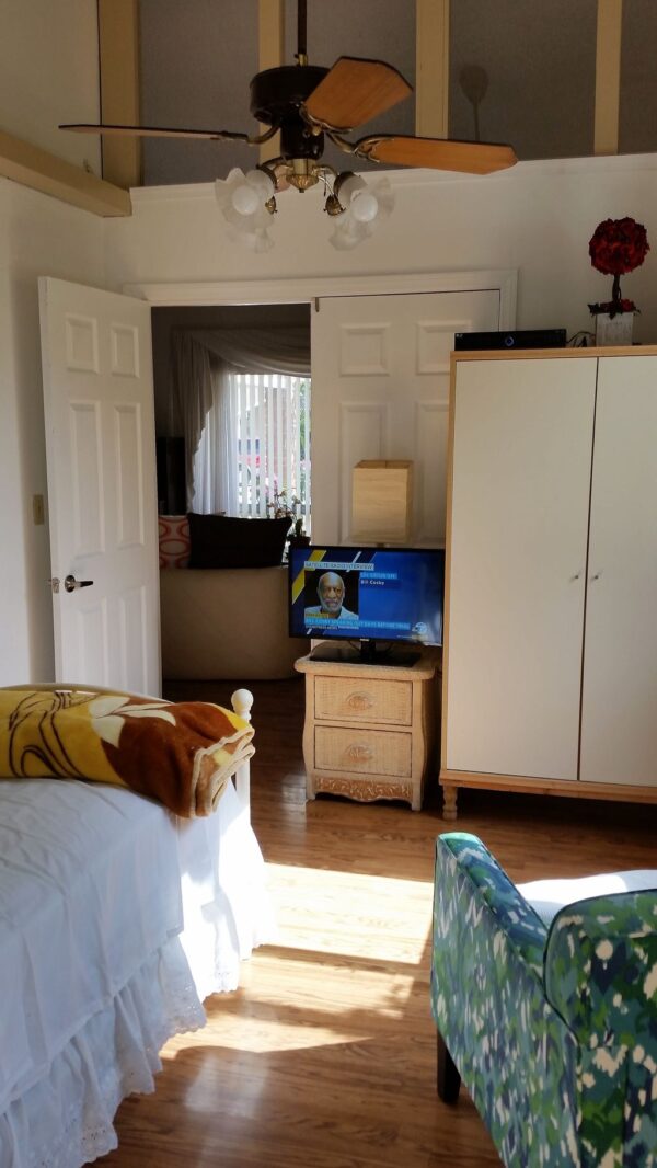 evergreen-adult-home-care-at-tustin-4-private-room-2.jpg