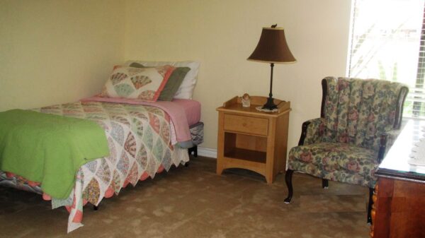 fountain-valley-care-home-inc-3-private-room.jpg