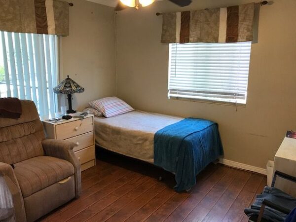 freedom-springs-manor-5-private-room-4.jpg
