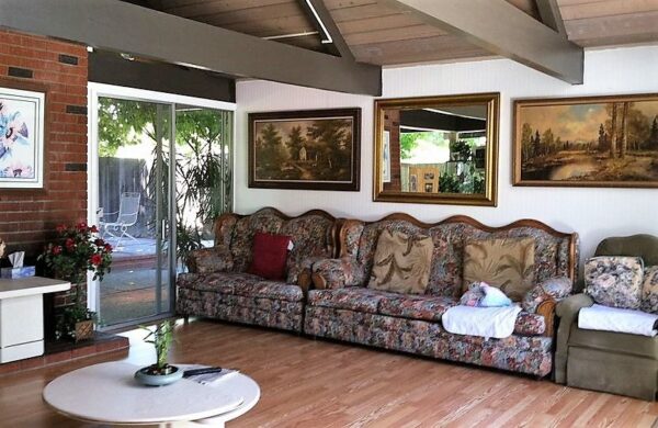genesis-elderly-care-i-3-living-room.jpg