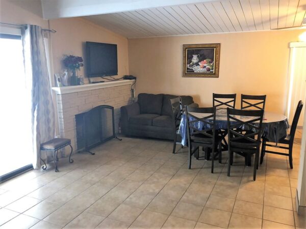 glenwood-care-3-dining-room.jpg