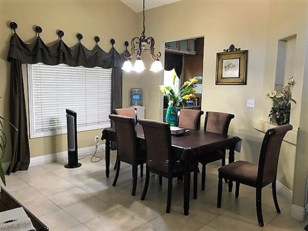golden-age-senior-homes-2-4-dining-room.jpg