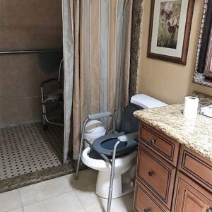 golden-age-senior-homes-2-restroom.jpg