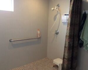 golden-hearts-elderly-care-5-restroom.jpg