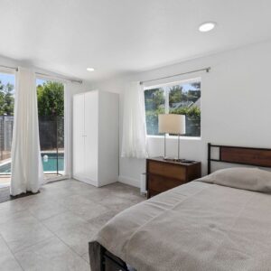 golden-life-manor-hills-5-private-room.jpg