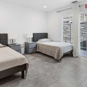 golden-life-manor-hills-7-shared-room.jpg