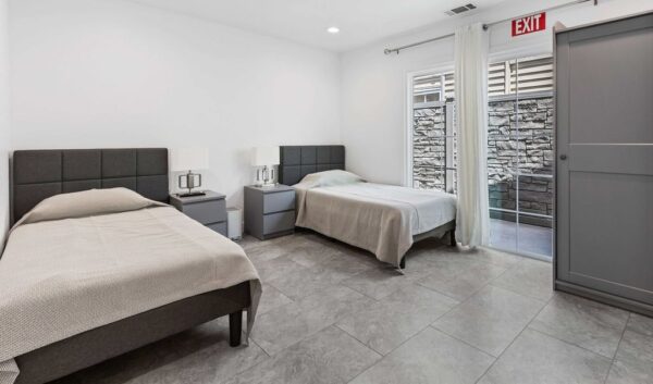 golden-life-manor-hills-7-shared-room.jpg