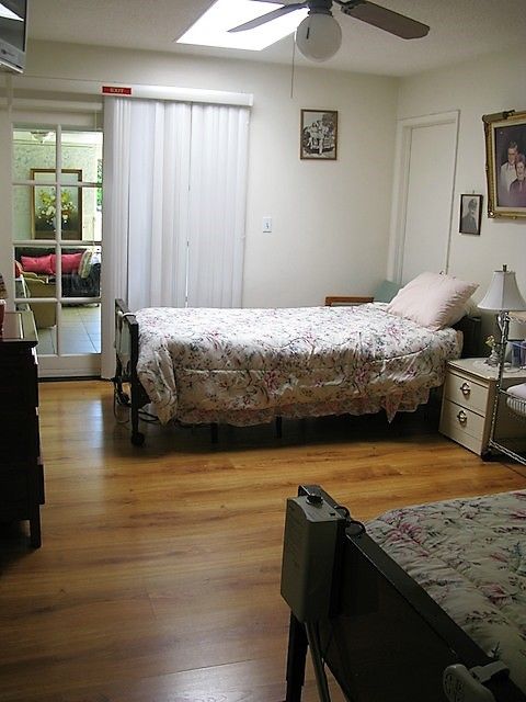 golden-years-group-3-shared-room.jpg