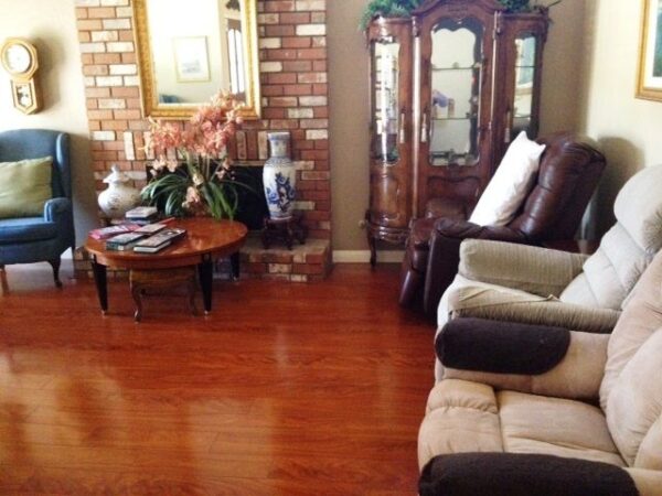 golden-years-residential-care-3-living-room.jpg