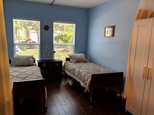 good-hands-loving-care-yorba-linda-4-shared-room.jpg