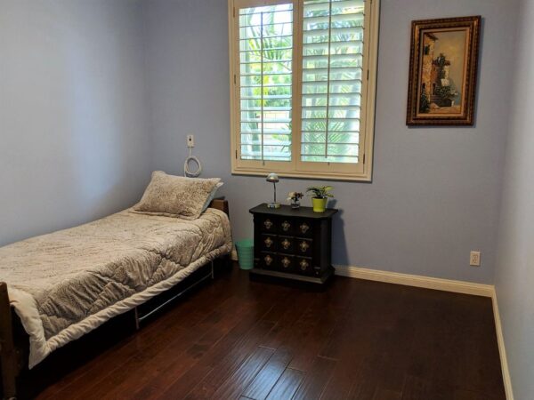 good-hands-loving-care-yorba-linda-private-room.jpg