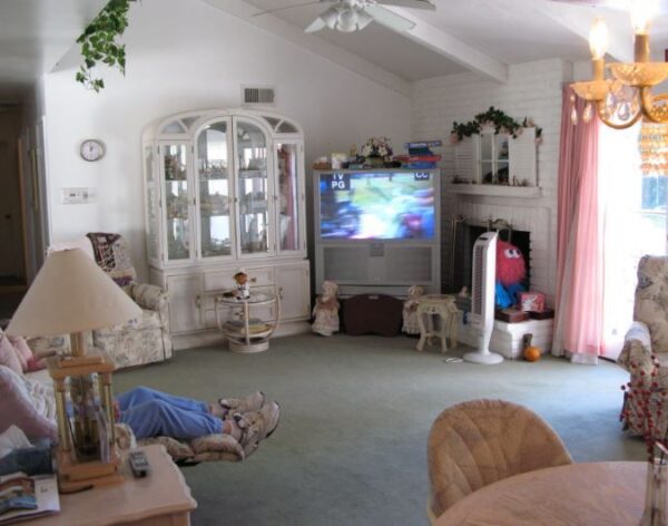 good-mornings-home-care-4-tv-room.jpg