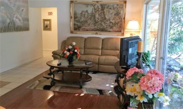 grace-senior-solutions-i-3-living-room-2.jpg