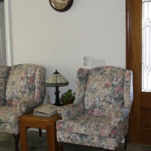 grannys-place-iv-3-seating-area-2.jpg