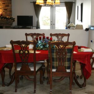 grannys-place-iv-4-dining-room.jpg