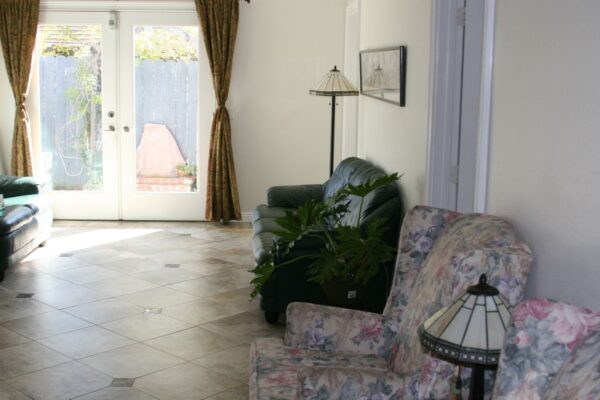 grannys-place-iv-seating-area.jpg