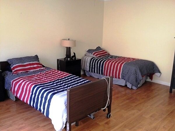guardian-senior-home-on-nevada-3-shared-room.jpg