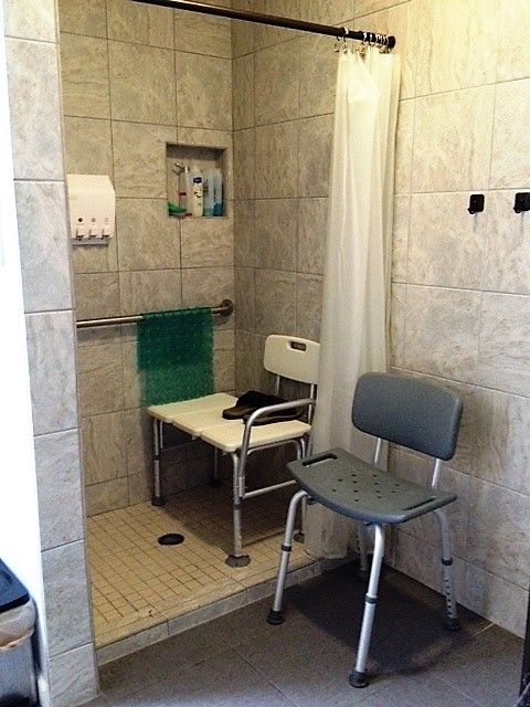 guardian-senior-home-on-nevada-5-walk-in-shower.jpg