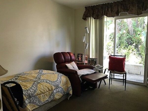 hillhurst-manor-private-room-4.jpg